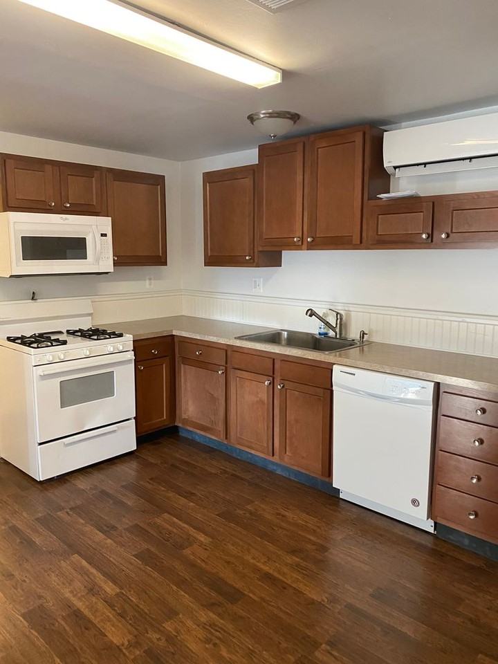 22 Bloomsbury Ave - Photo 4 of 13