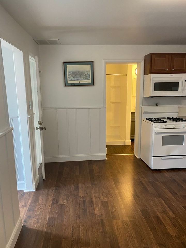 22 Bloomsbury Ave - Photo 6 of 13