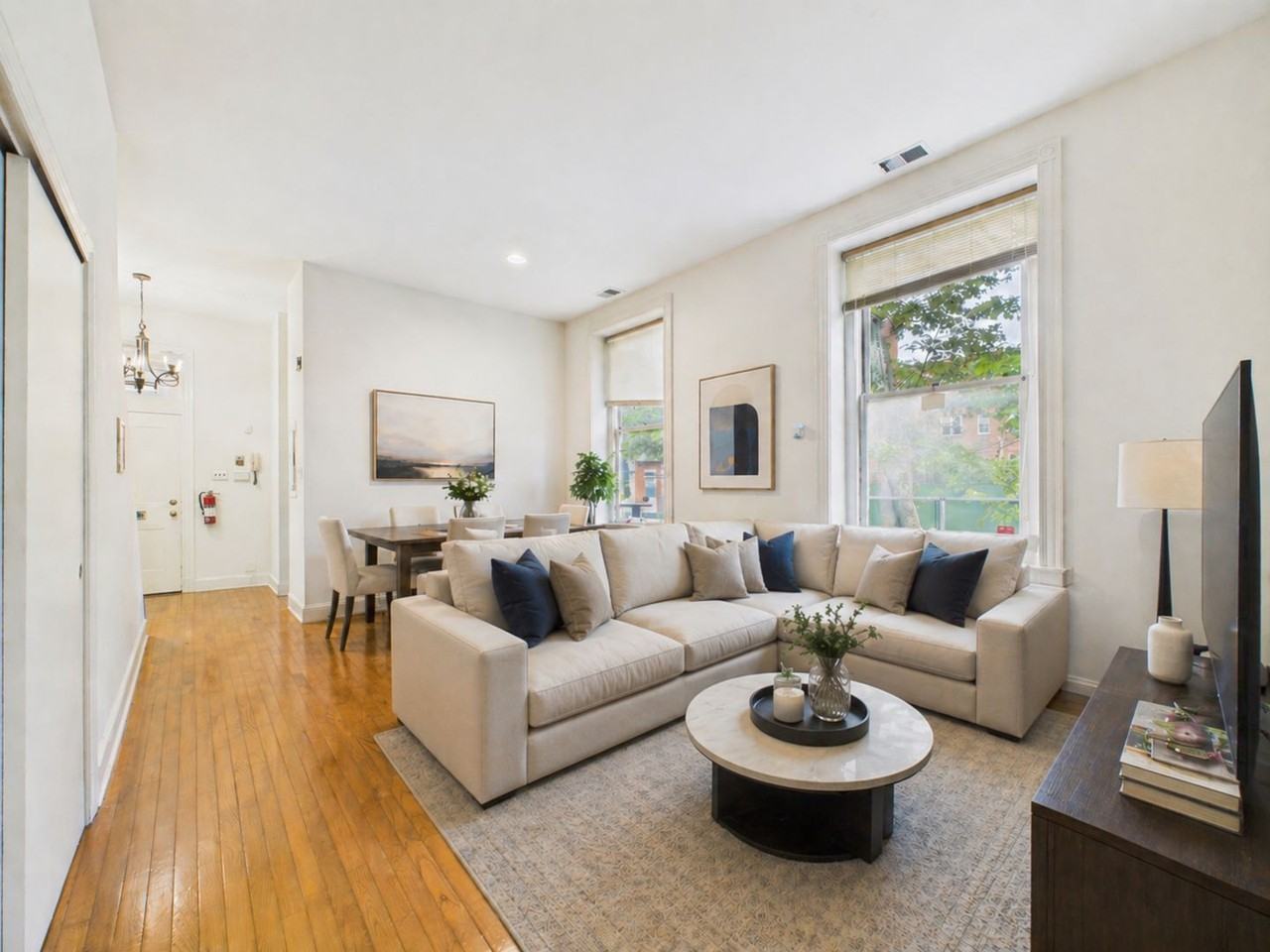 1740 Green St - Photo 3 of 17