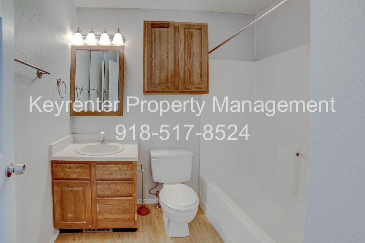 2242 W Quantico St - Photo 2 of 30