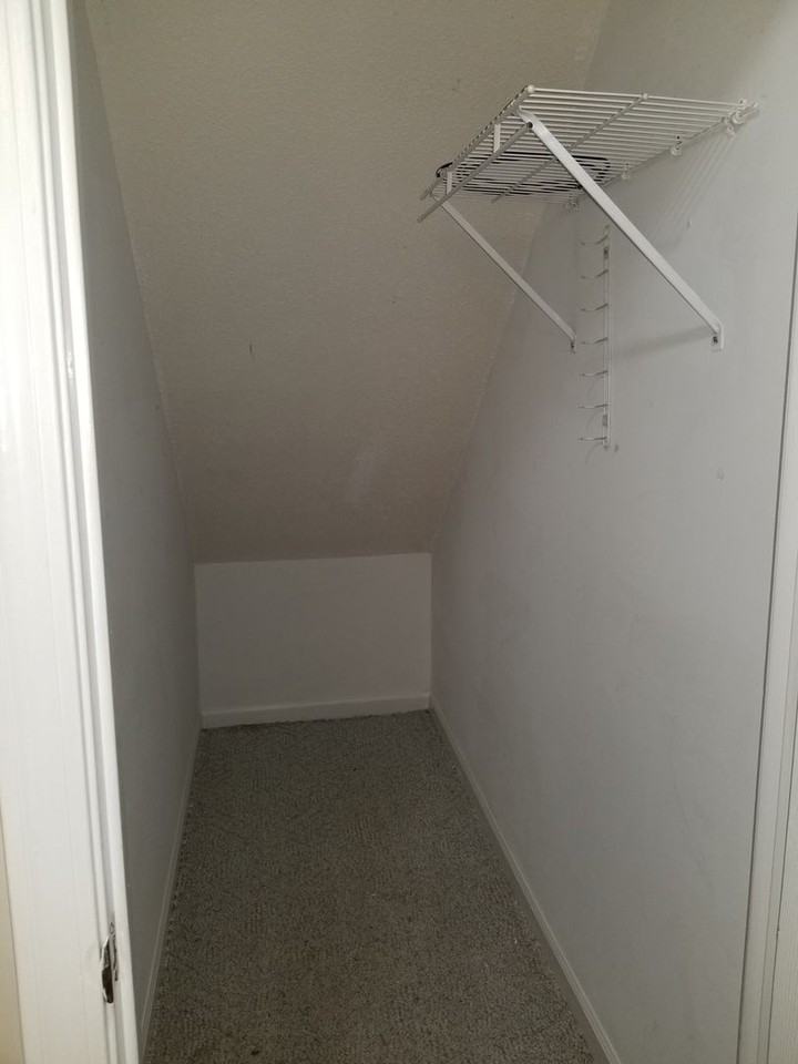 1921 Redhawk Dr - Photo 6 of 24