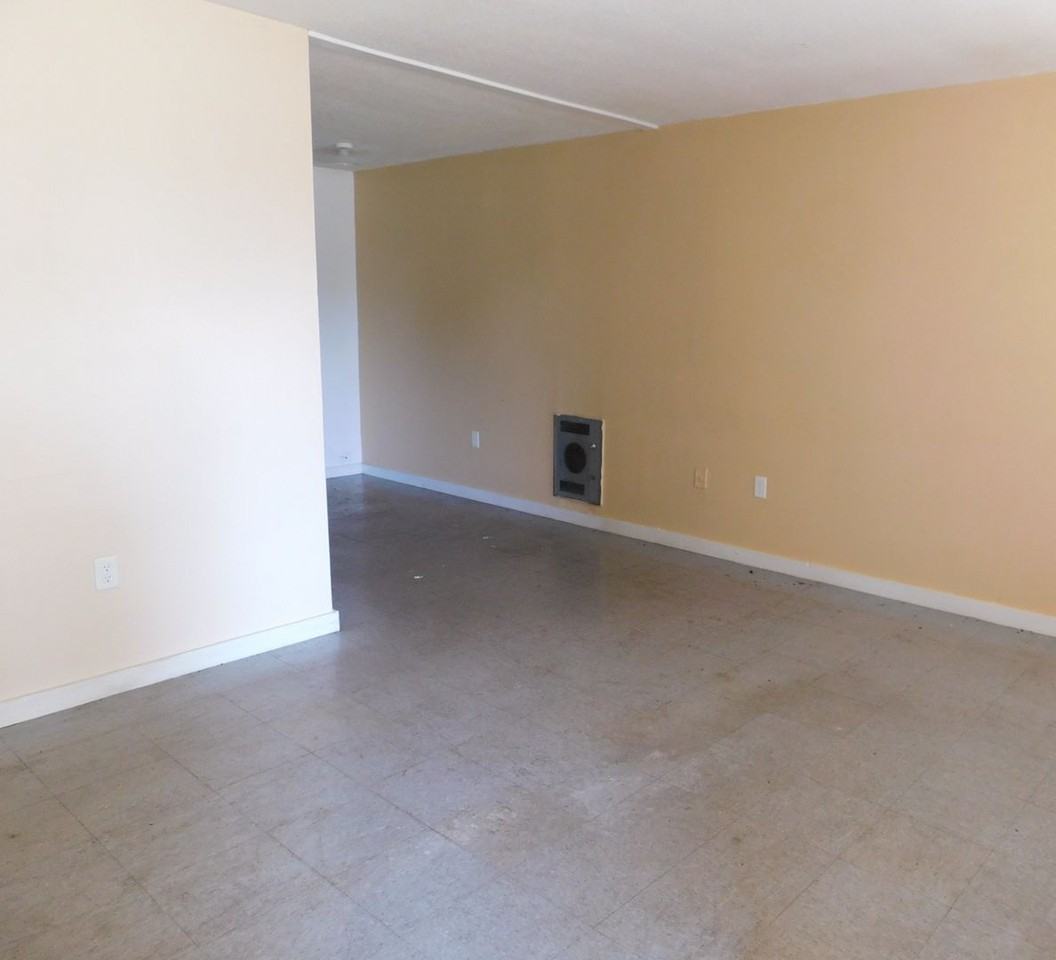715 Richardson St - Photo 2 of 6