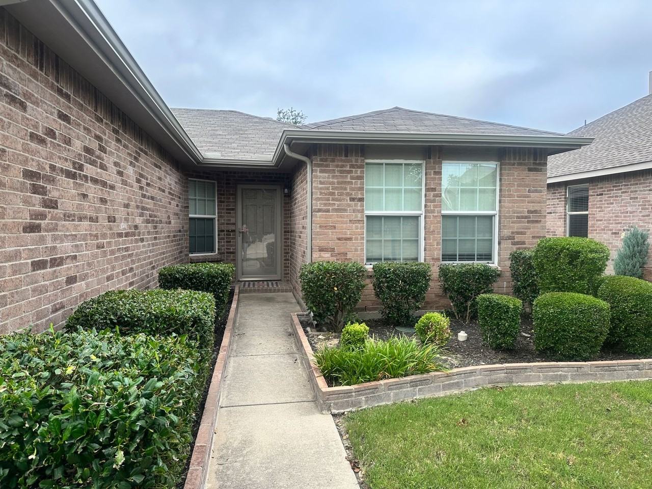 5729 Mirror Ridge Dr