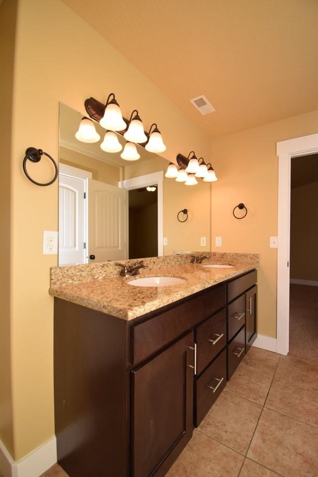 4056 S Olivia Ct - Photo 6 of 19