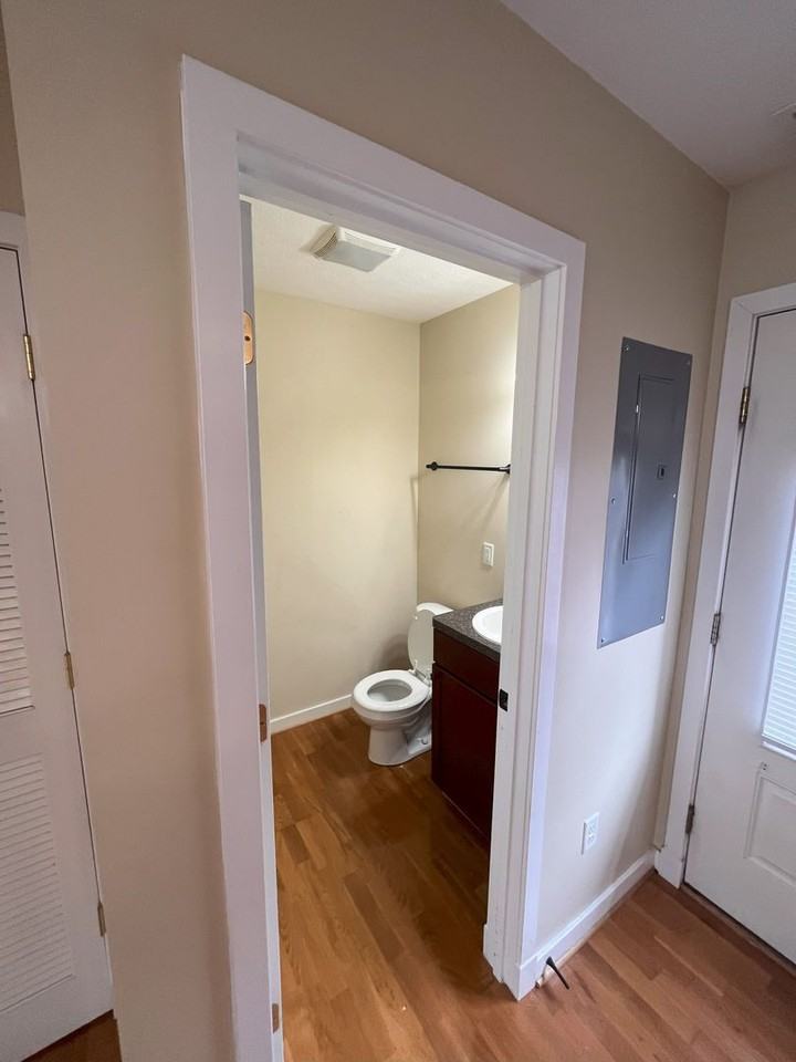 1231 Poets Ct - Photo 6 of 12