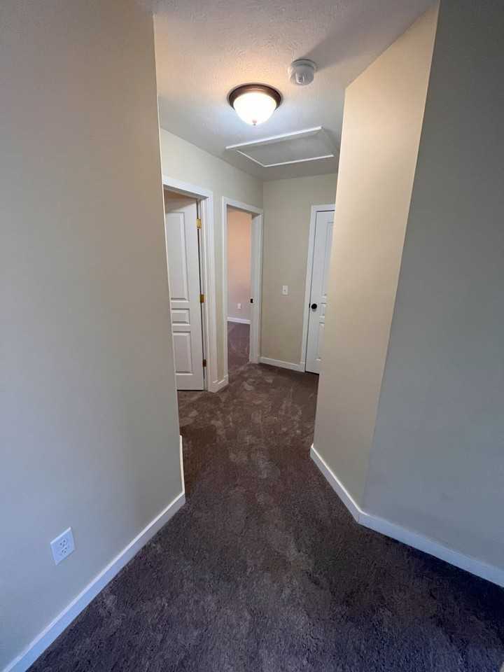 1231 Poets Ct - Photo 7 of 12