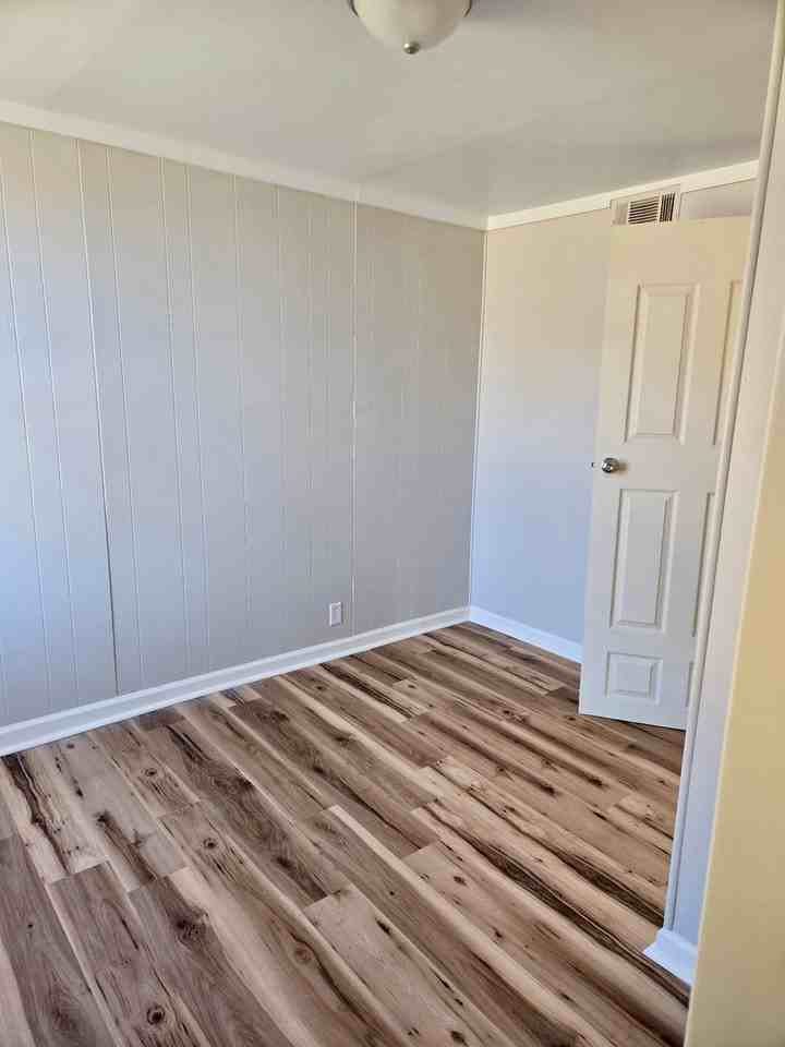 9521 E Ferry St - Photo 6 of 12