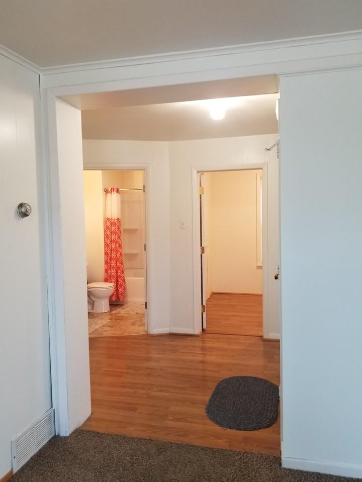 250 N Railroad St #2 - Photo 4 of 12