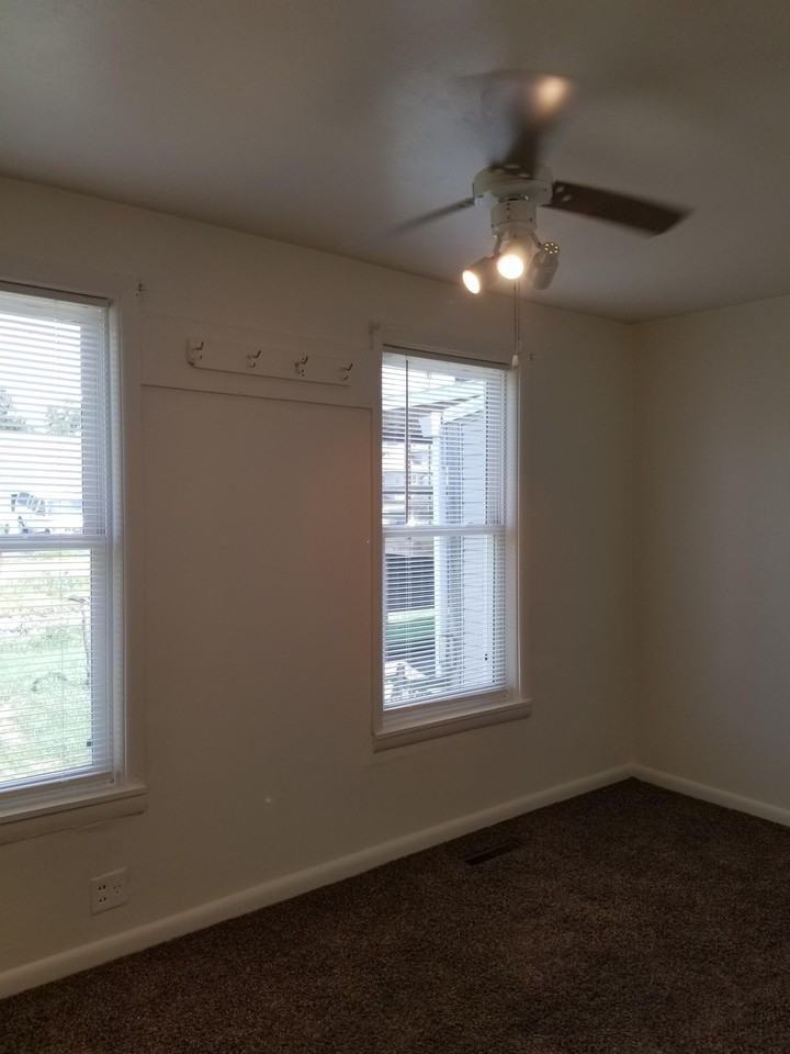 250 N Railroad St #2 - Photo 7 of 12