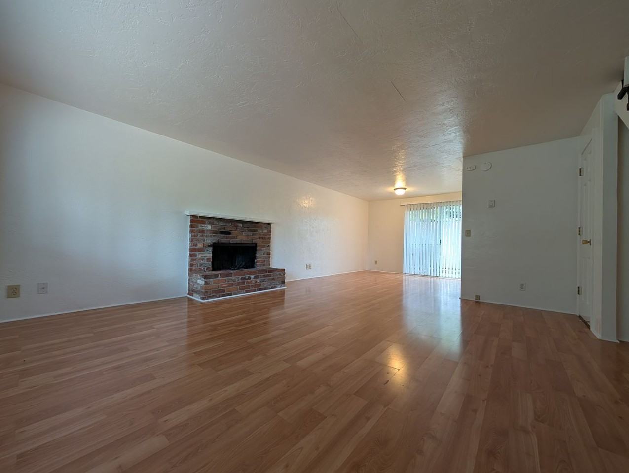 4590 Manzanita St - Photo 5 of 21