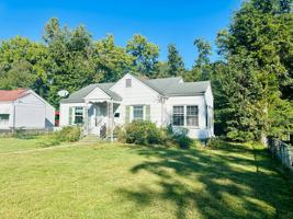 featured image of 3617 Conway St