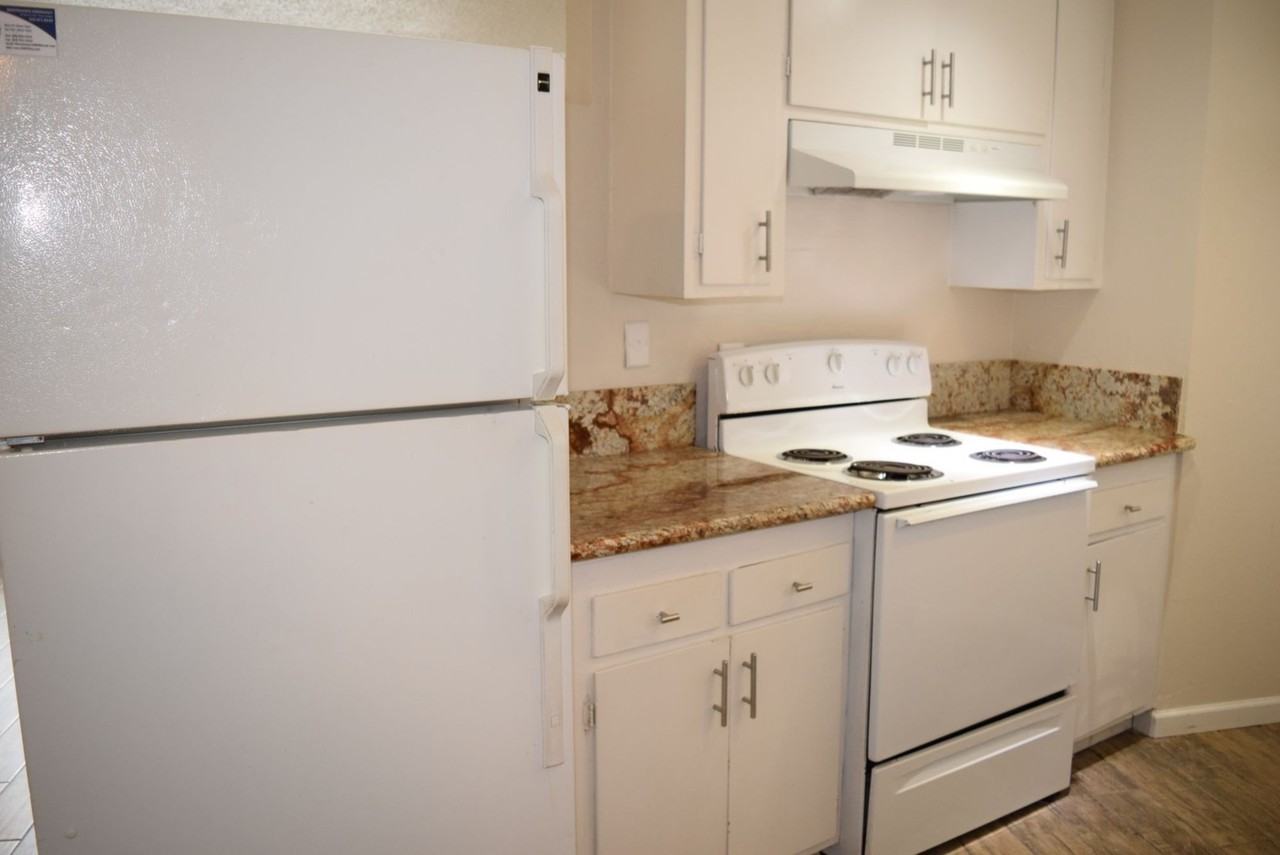 6049 Northcrest Cir #3 - Photo 6 of 18