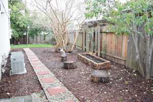 featured image of 6049 Northcrest Cir #3