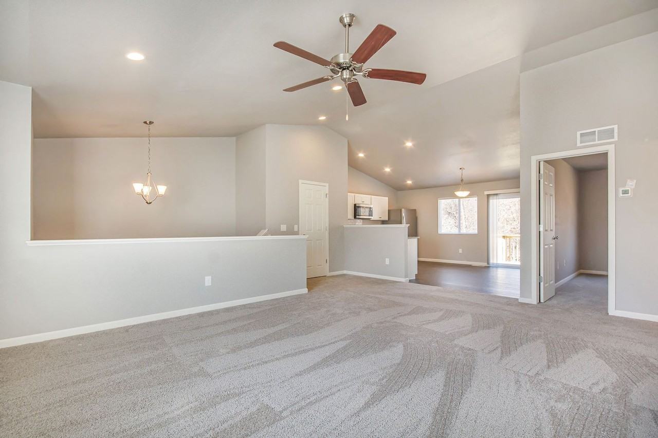 5233 Bittersweet Dr - Photo 7 of 27