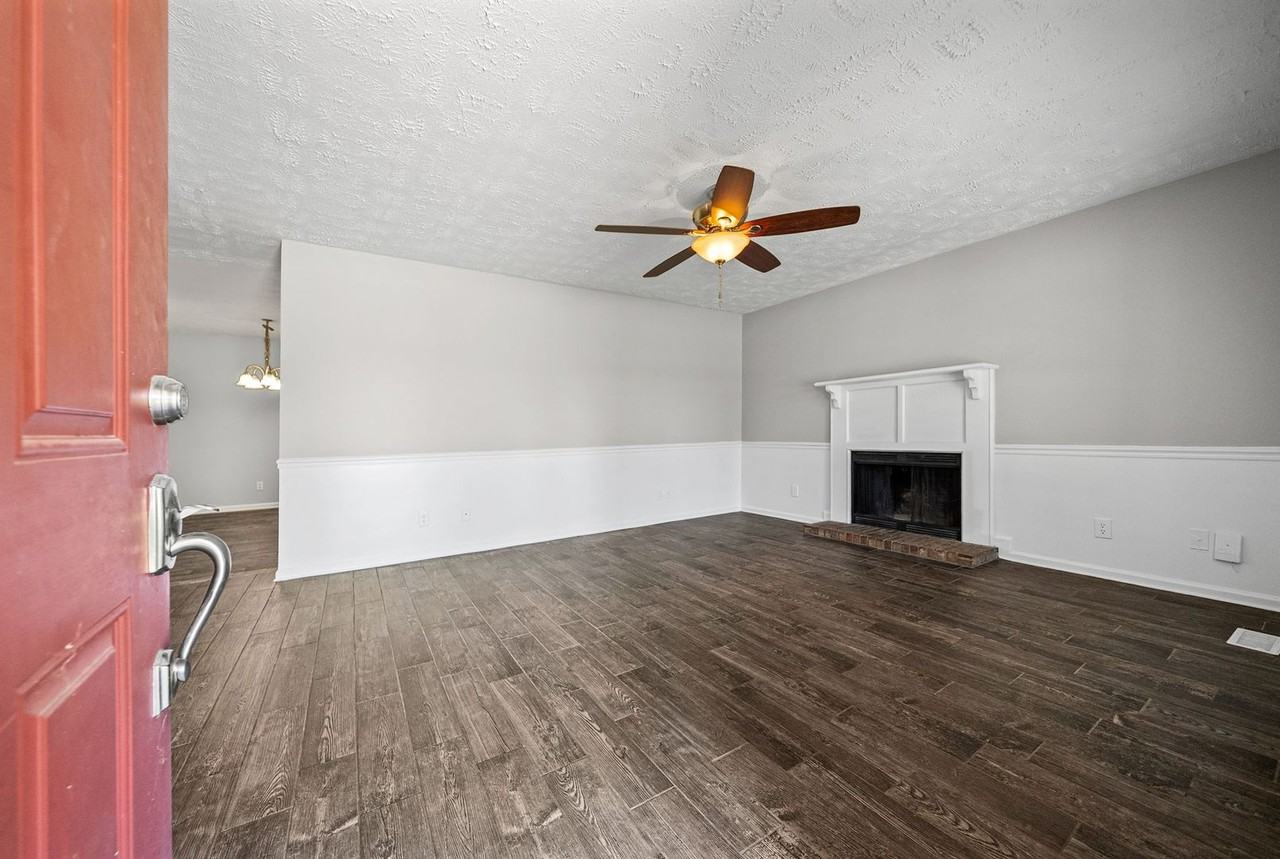 1777 Broadripple Dr - Photo 3 of 31