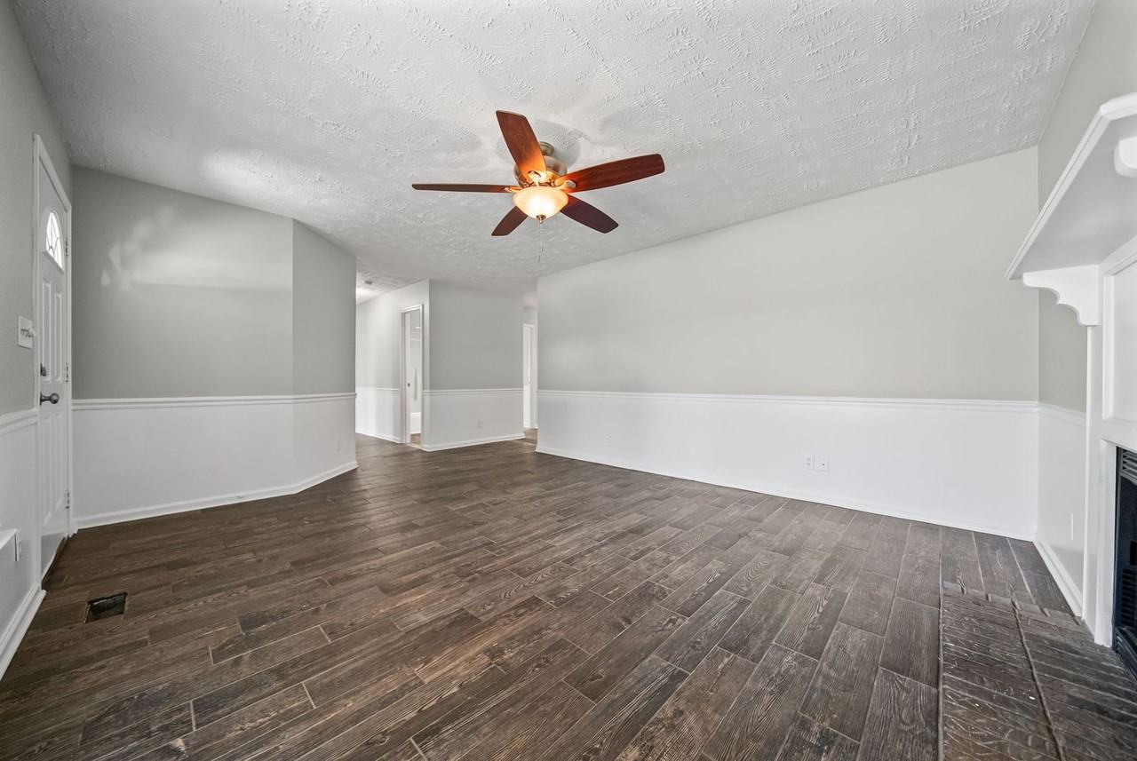 1777 Broadripple Dr - Photo 4 of 31