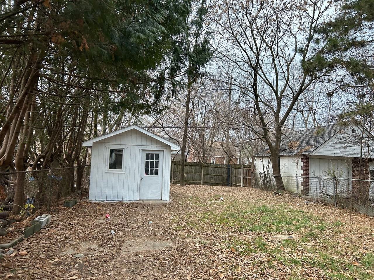 7283 Minock St - Photo 4 of 33