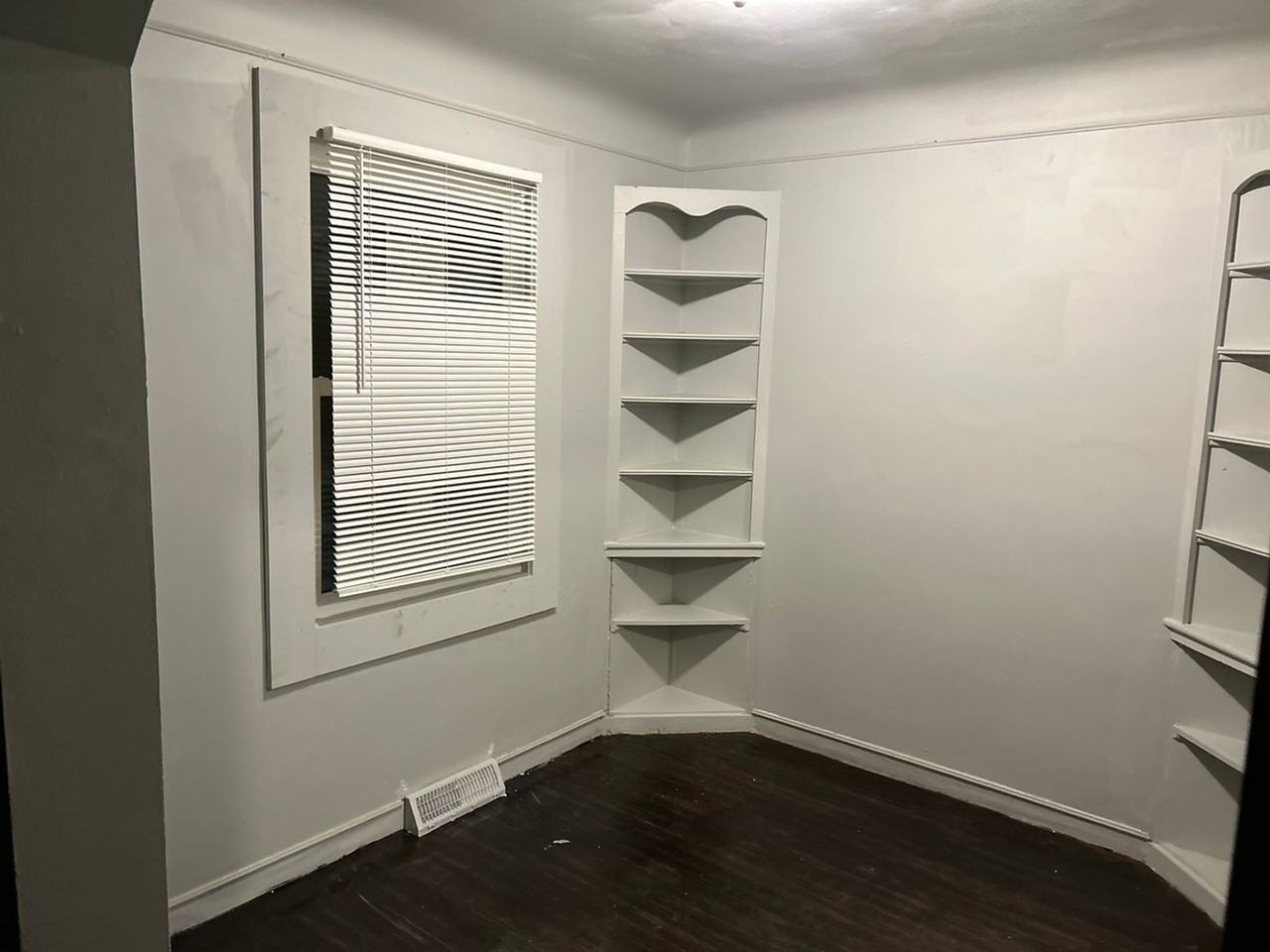 7283 Minock St - Photo 6 of 33