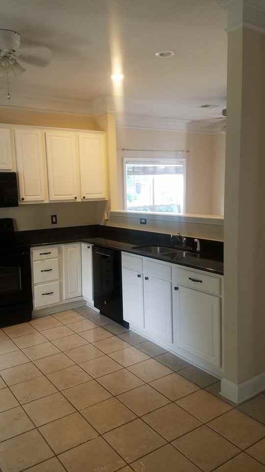 201 Hampton Forest Dr - Photo 4 of 29