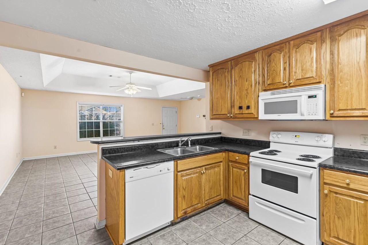 733 Ethan Ln - Photo 5 of 7