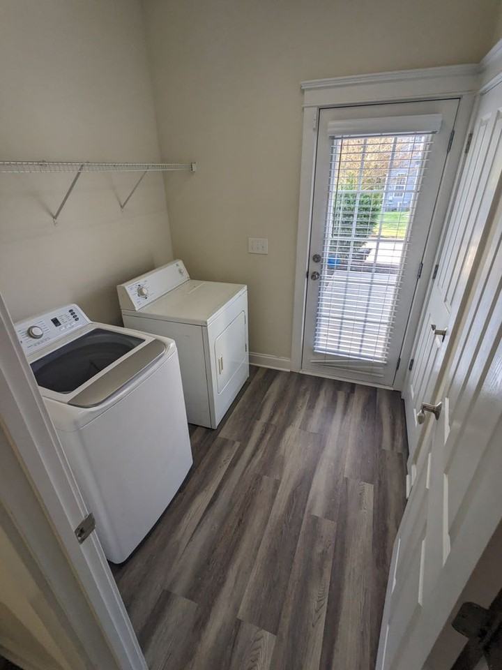 16530 Spruell St - Photo 5 of 12