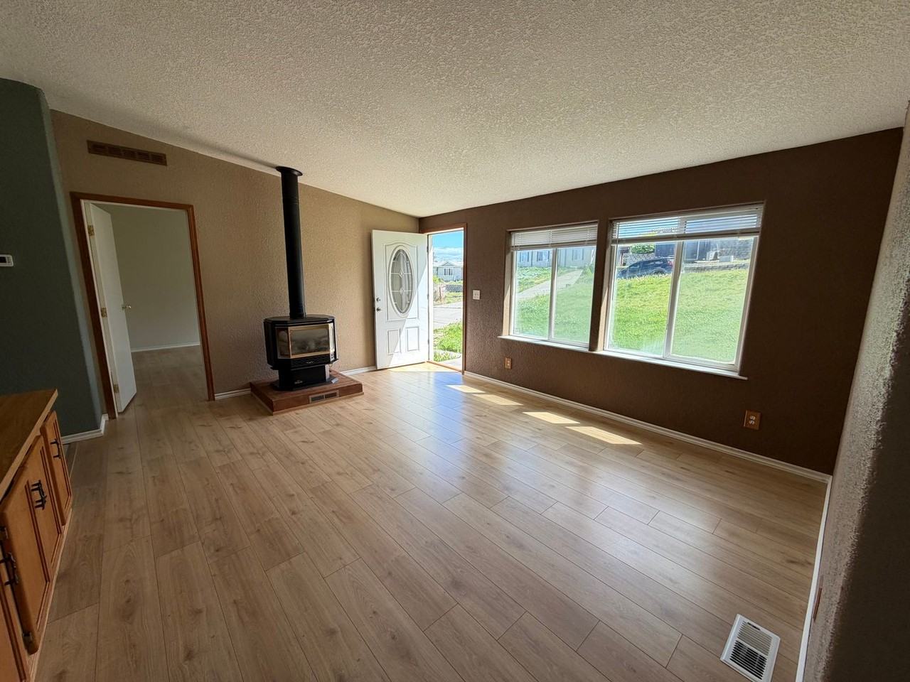 3023 Sw Overlook St - Photo 5 of 15
