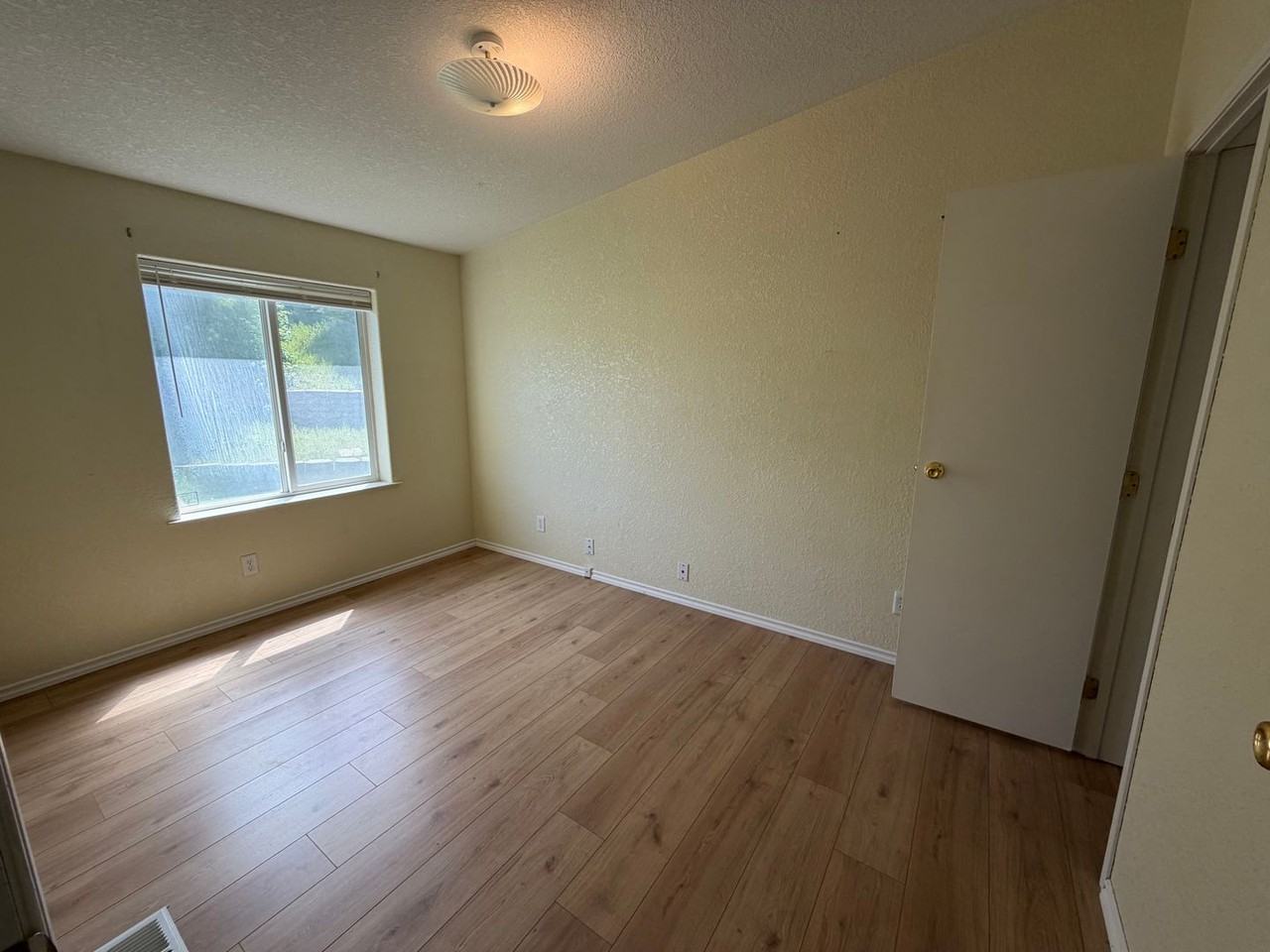 3023 Sw Overlook St - Photo 6 of 15