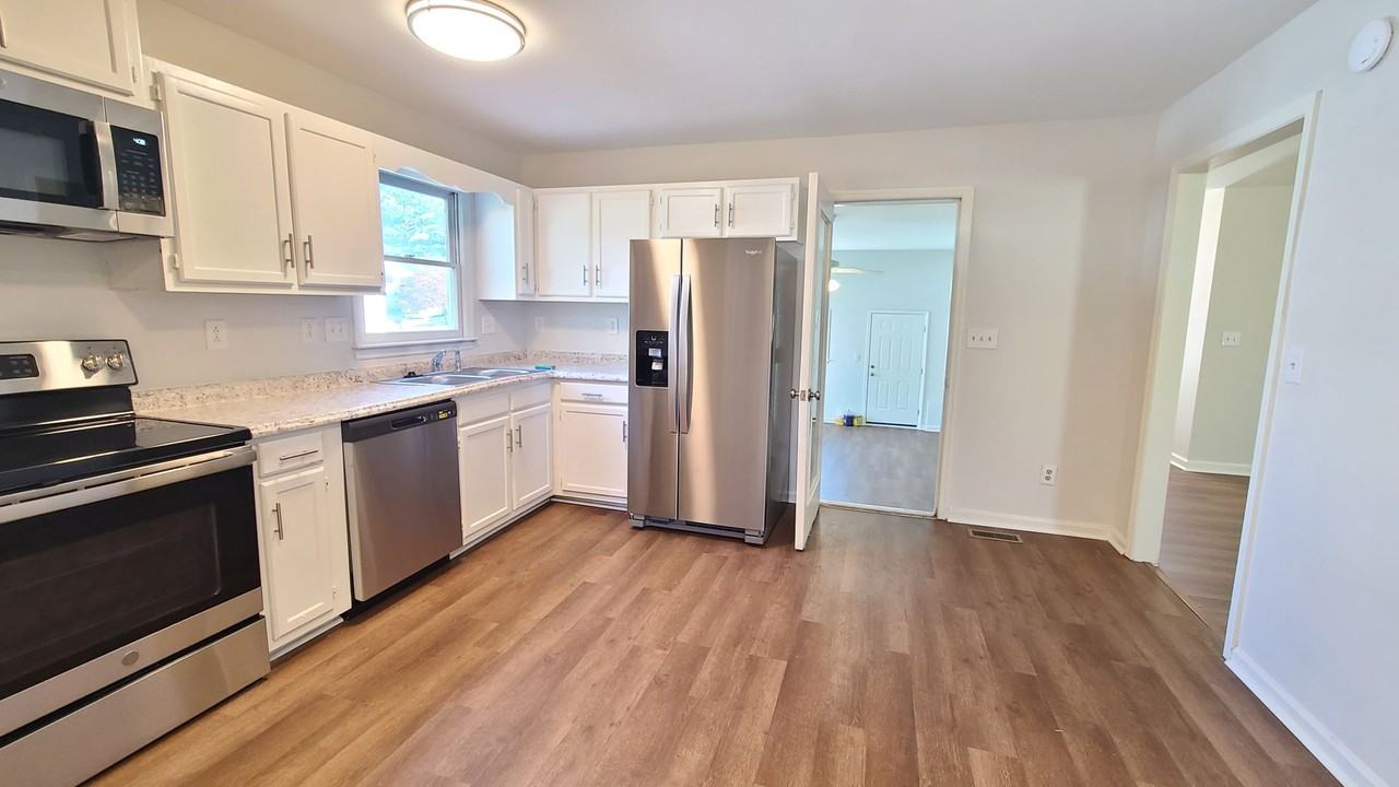 564 Jennings Farm Rd - Photo 2 of 9