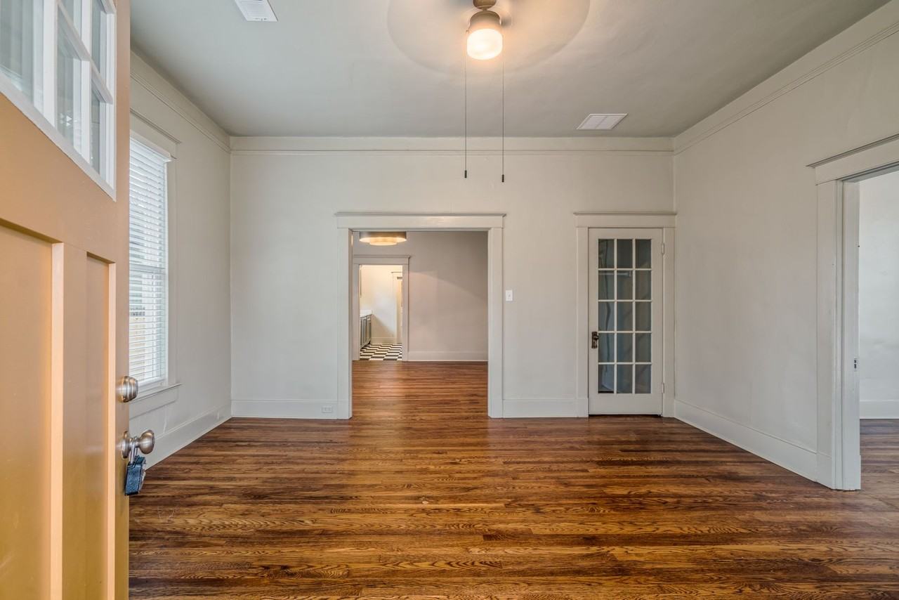 2032 Young Ave - Photo 3 of 25