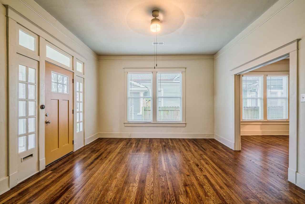 2032 Young Ave - Photo 6 of 25