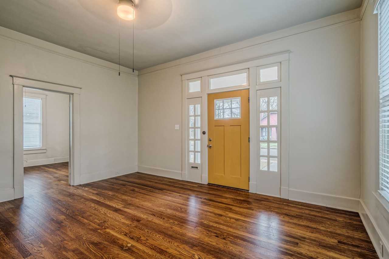 2032 Young Ave - Photo 7 of 25