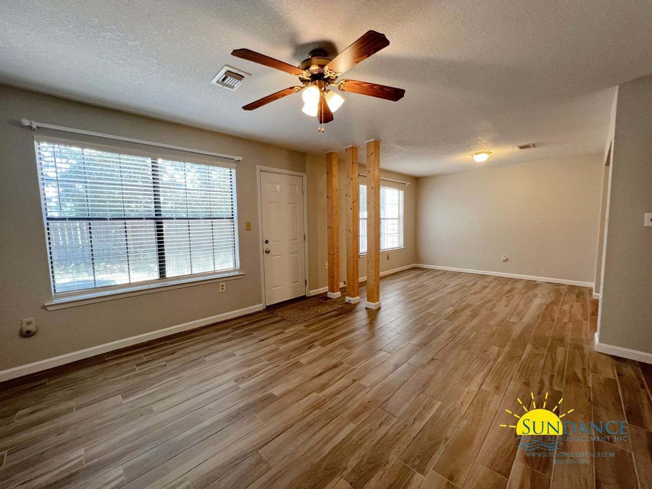 106 Brookmeade Dr - Photo 3 of 12