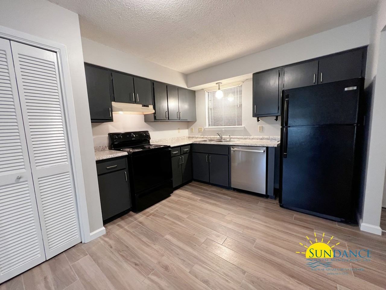 106 Brookmeade Dr - Photo 5 of 12