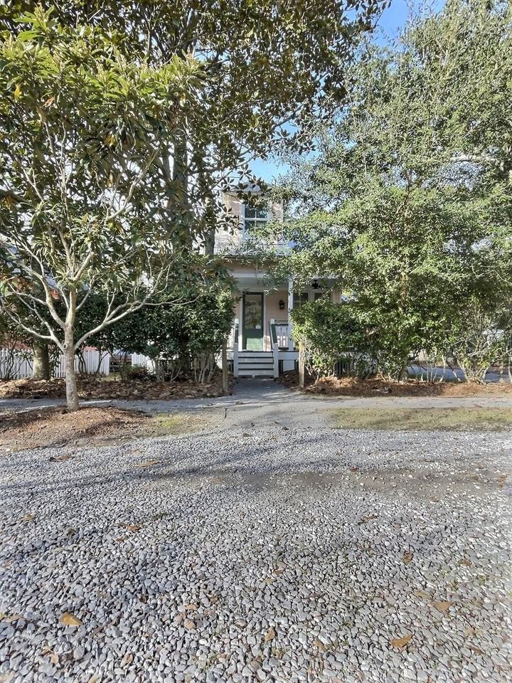 607 Cottage Square Ln - Photo 2 of 19