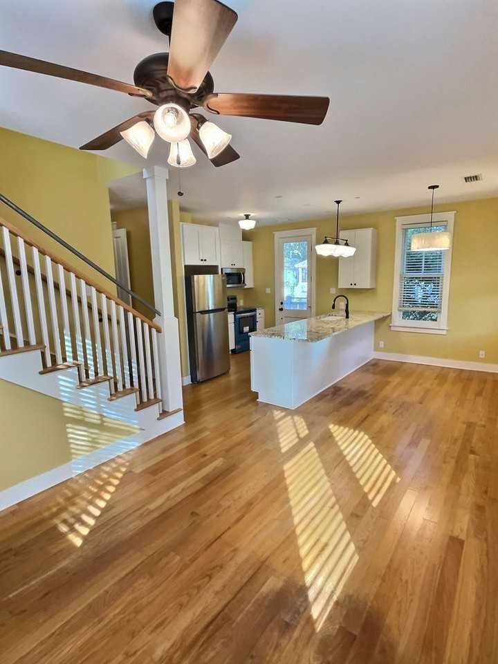 607 Cottage Square Ln - Photo 5 of 19