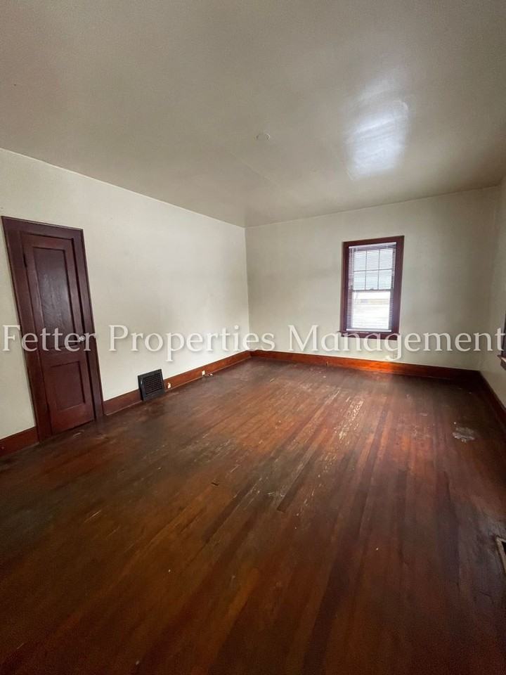 1651 Burdette Ave - Photo 2 of 8