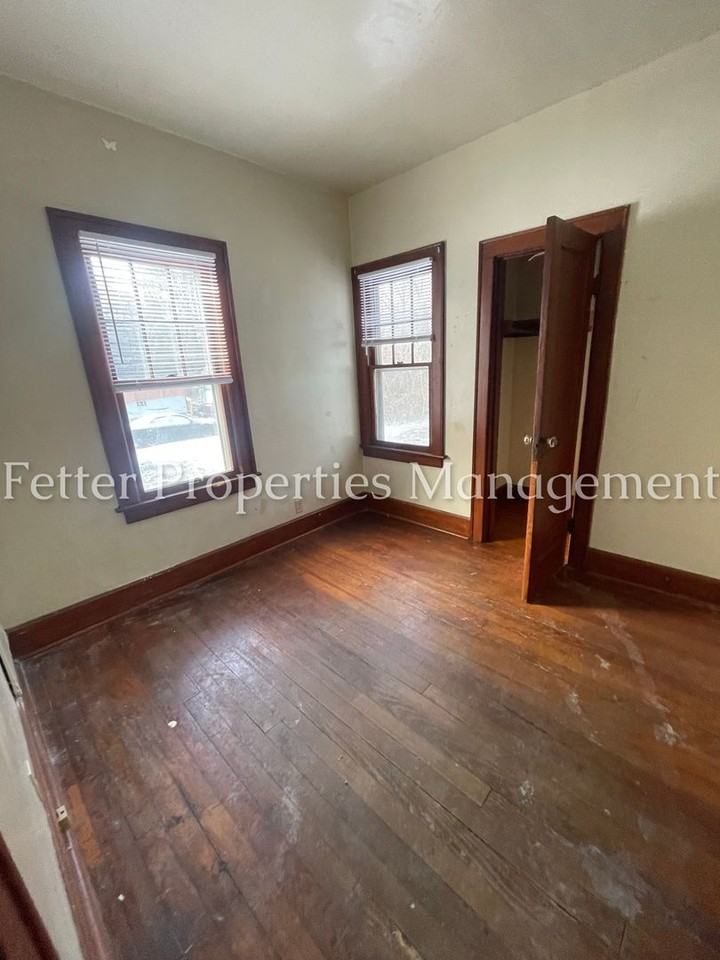 1651 Burdette Ave - Photo 4 of 8