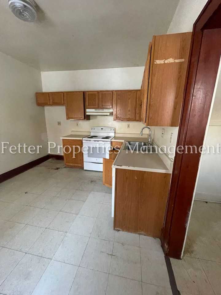 1651 Burdette Ave - Photo 7 of 8