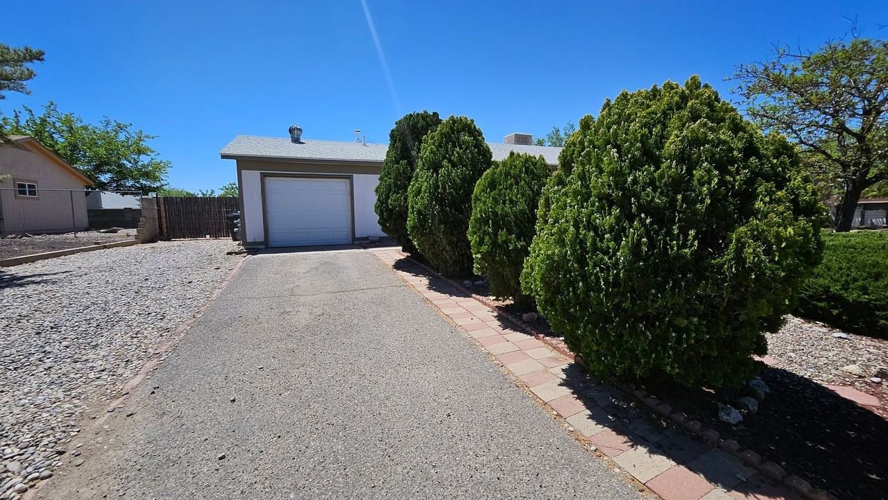 21 Corsica Dr Se #21 - Photo 2 of 27