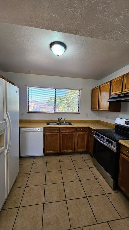 21 Corsica Dr Se #21 - Photo 6 of 27