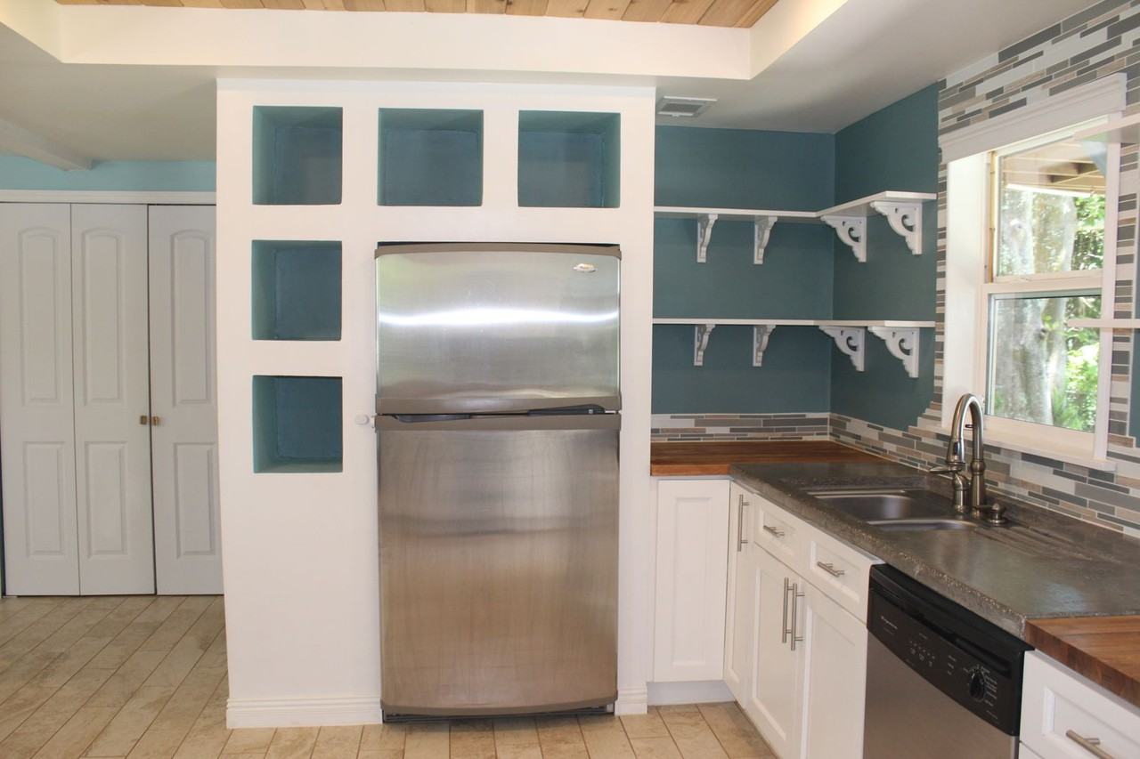 261 Ponce Ln - Photo 4 of 49