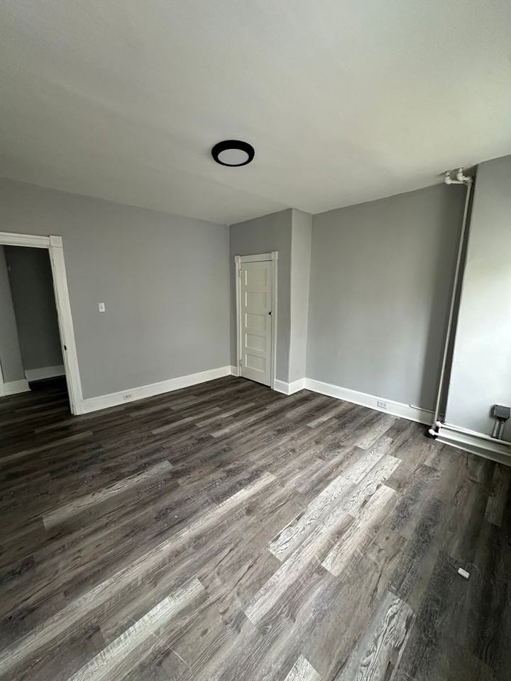 311 Lincoln Ave - Photo 3 of 11