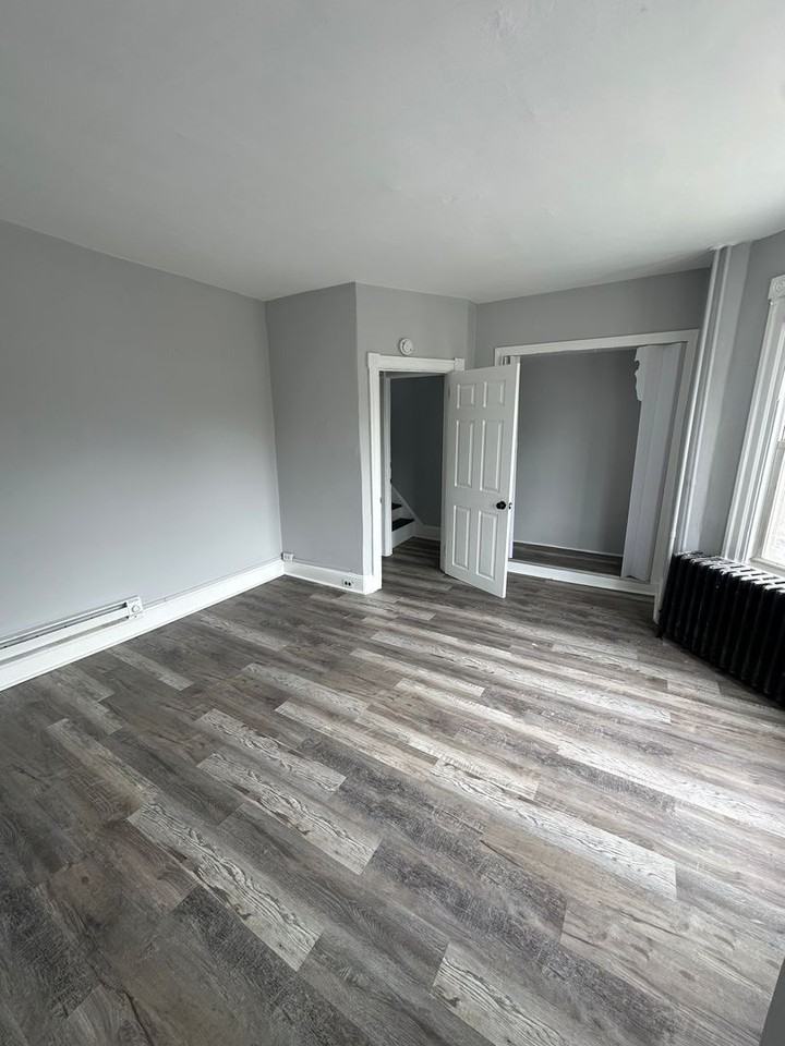 311 Lincoln Ave - Photo 5 of 11