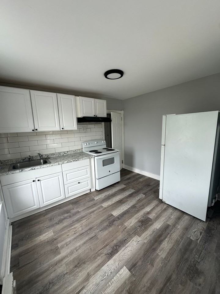 311 Lincoln Ave - Photo 6 of 11