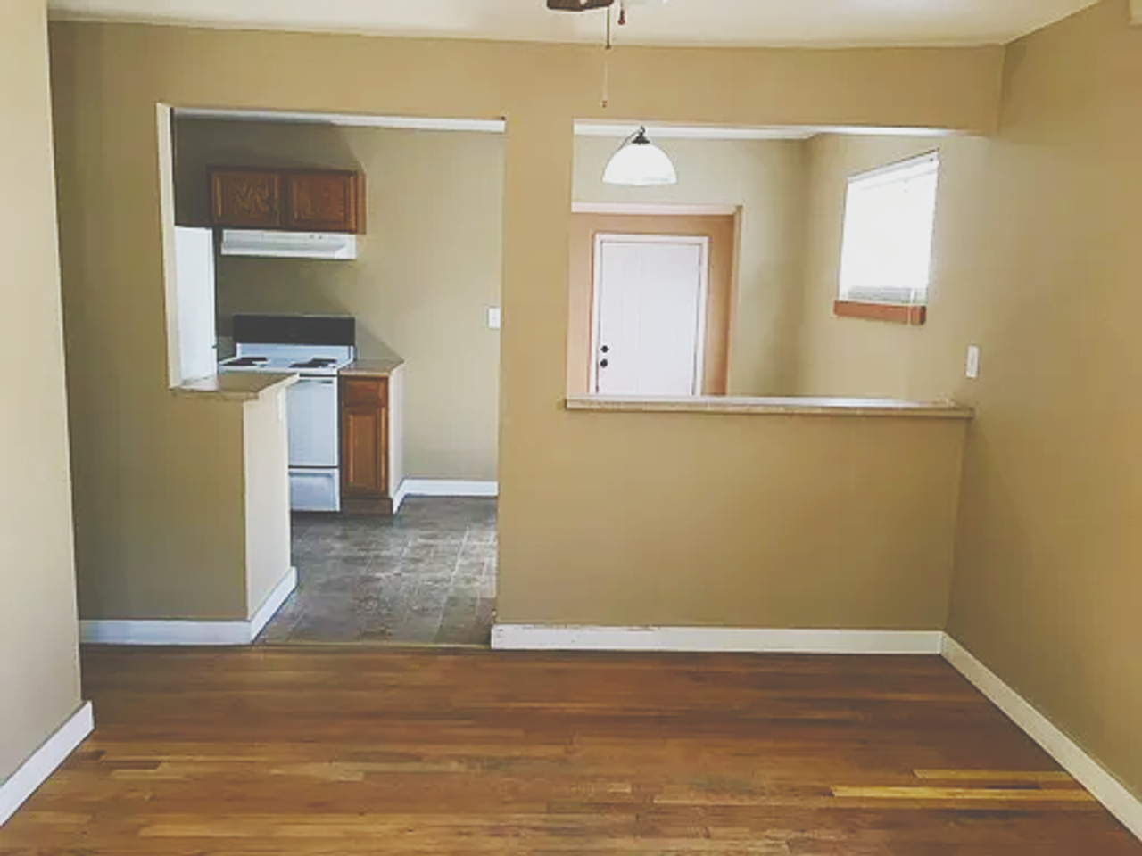 1030 Macon St - Photo 3 of 5