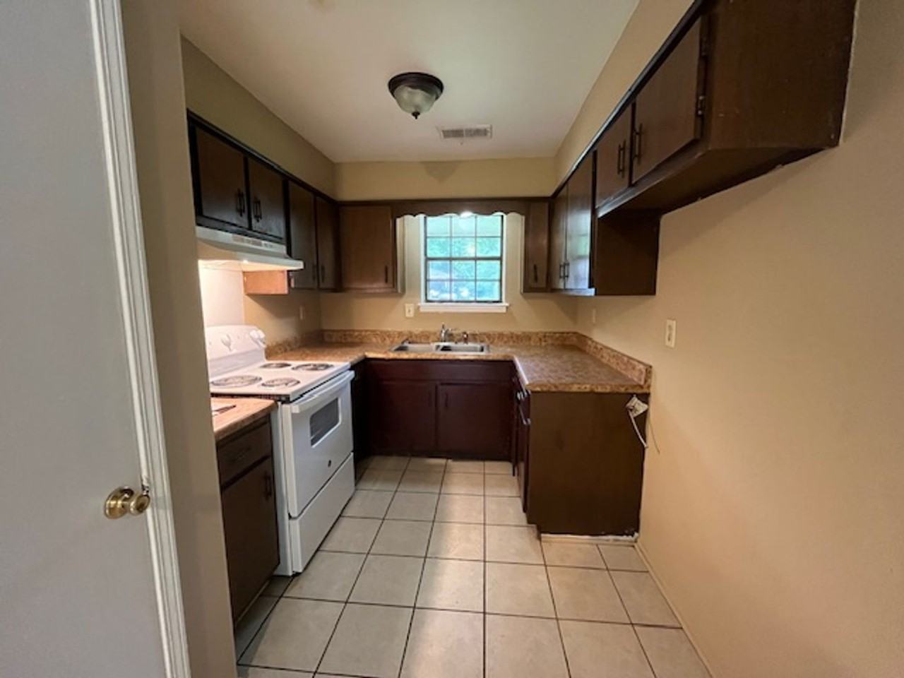 5177 Haynes Dr - Photo 5 of 11