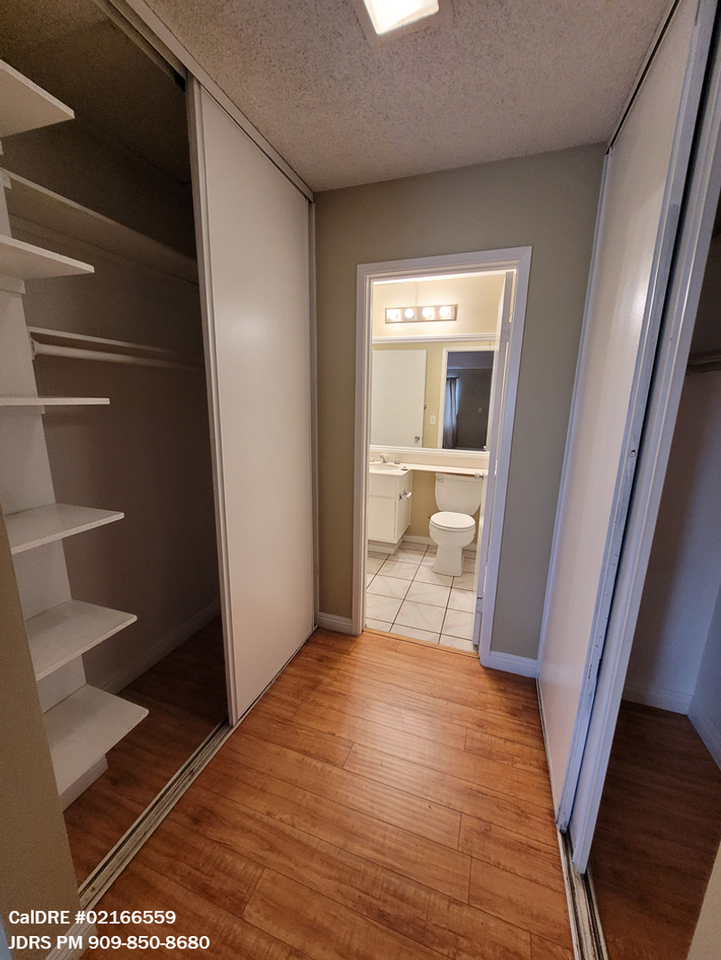 959 S Mountain Ave - Photo 7 of 12