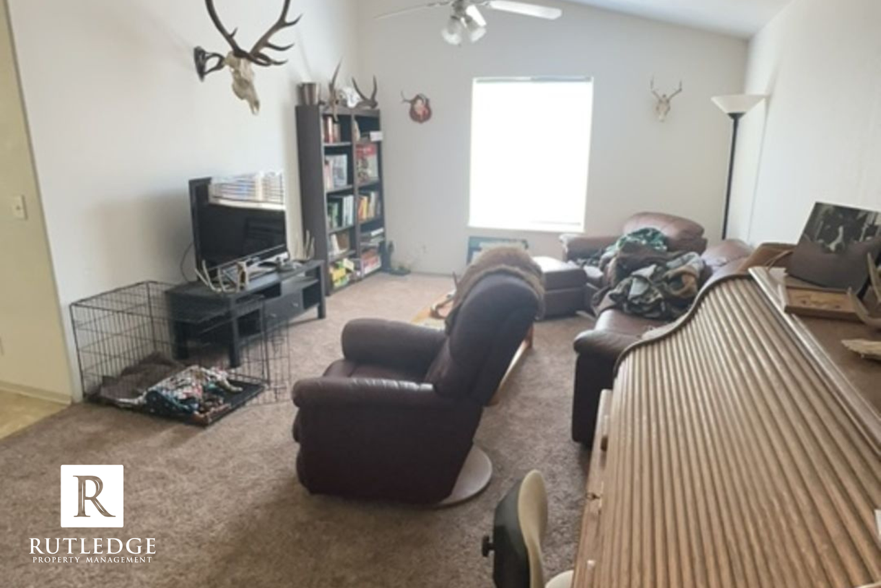 8062 25th St - Photo 2 of 7