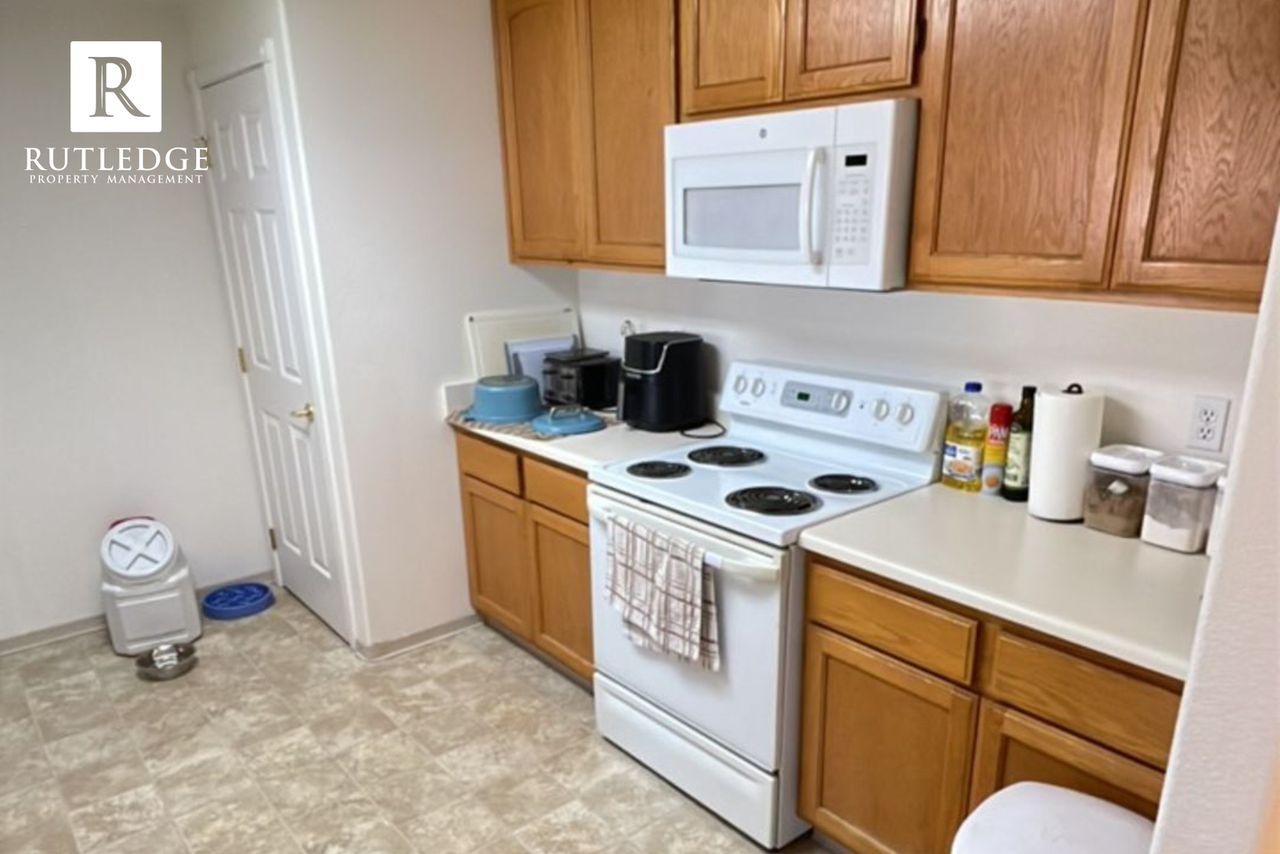 8062 25th St - Photo 3 of 7