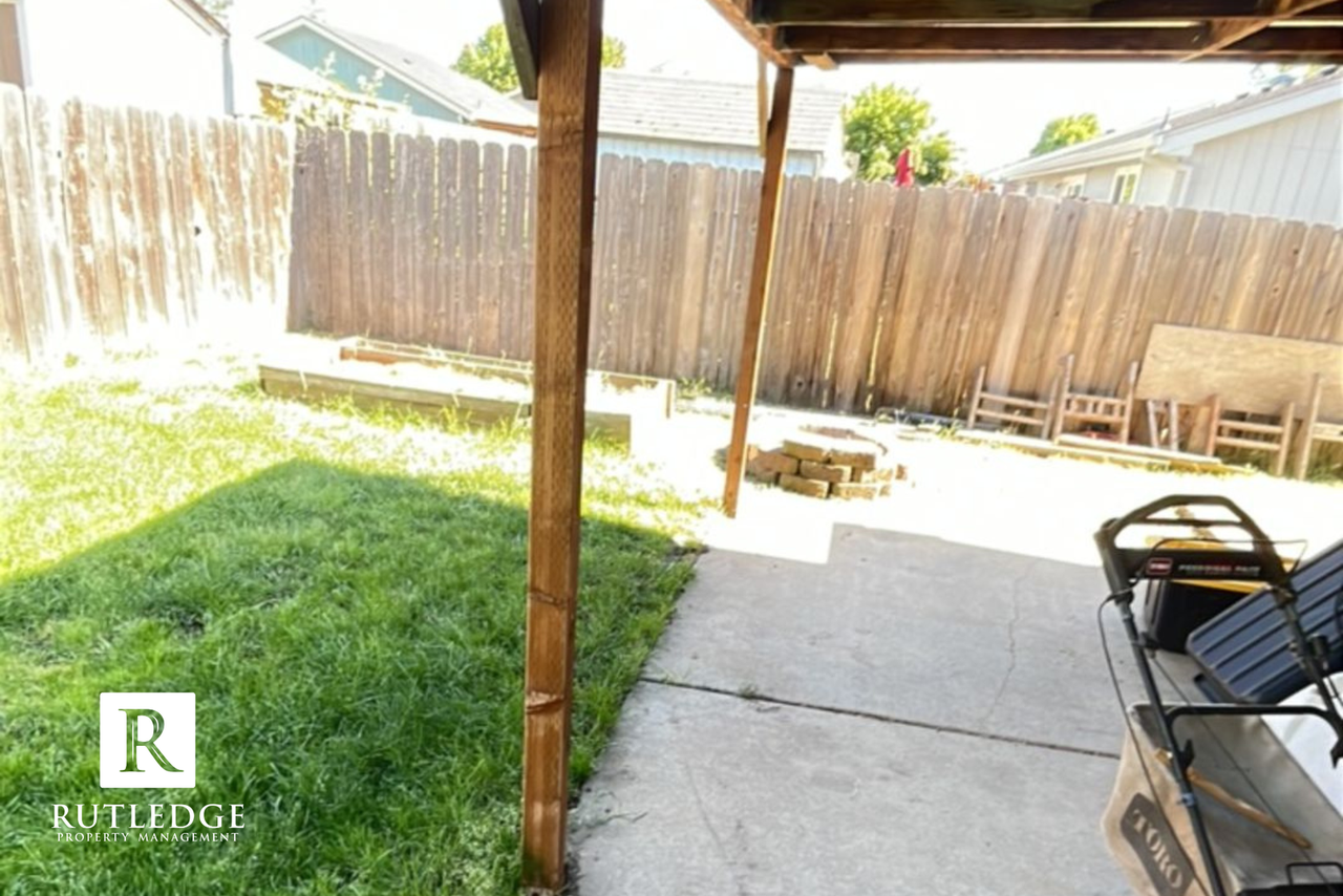 8062 25th St - Photo 6 of 7